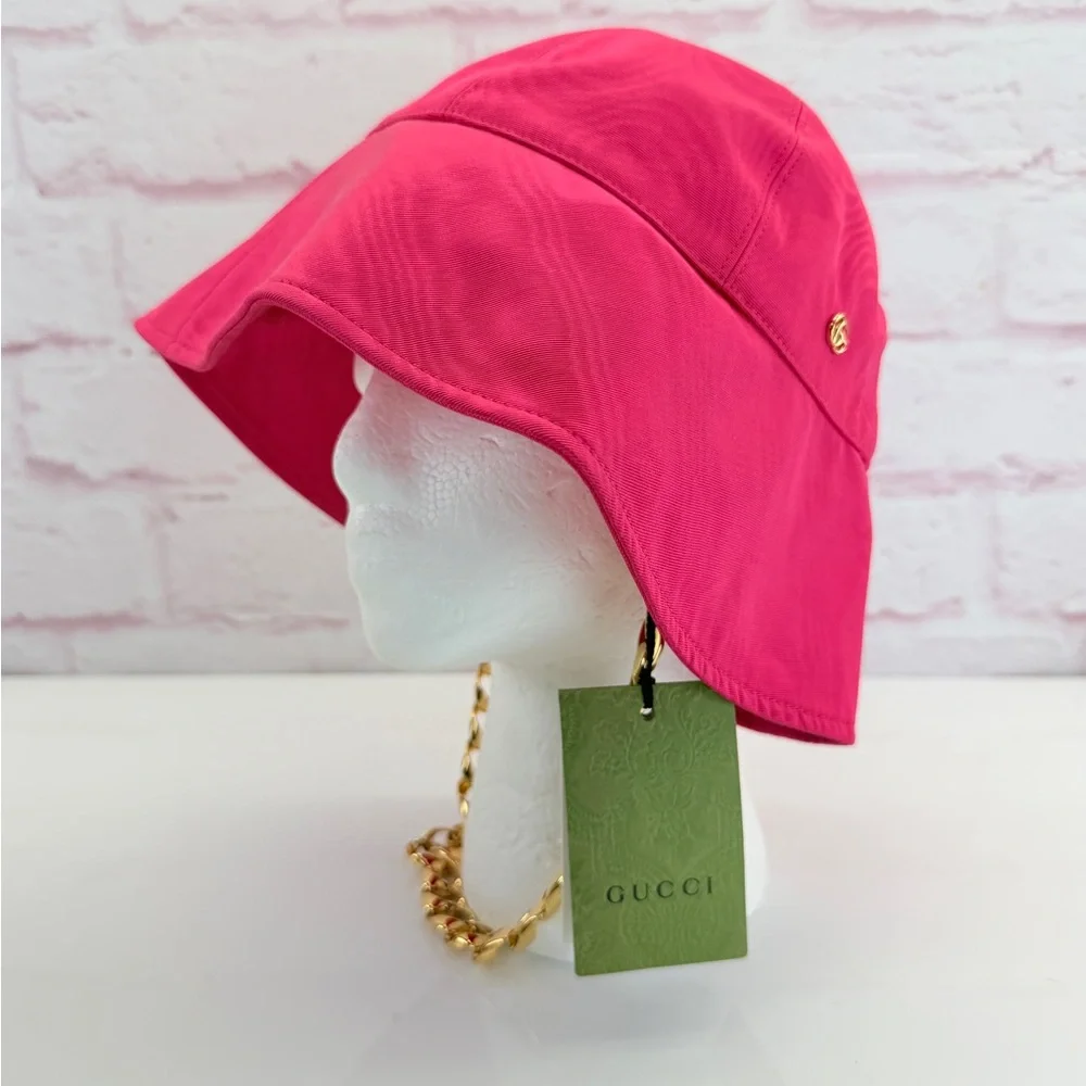 Gucci Pink Elevation Clock Bucket Chain Hat M NWT